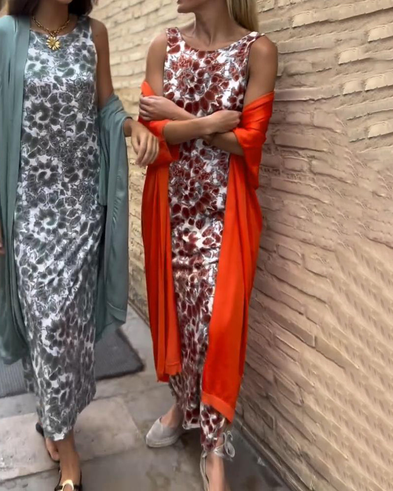 Traje elegante de dos piezas con estampado vintage