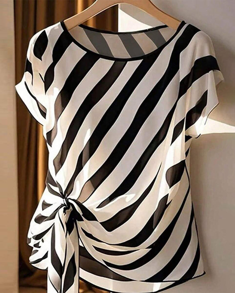 Gestreifte Bluse mit Krawattenmotiv