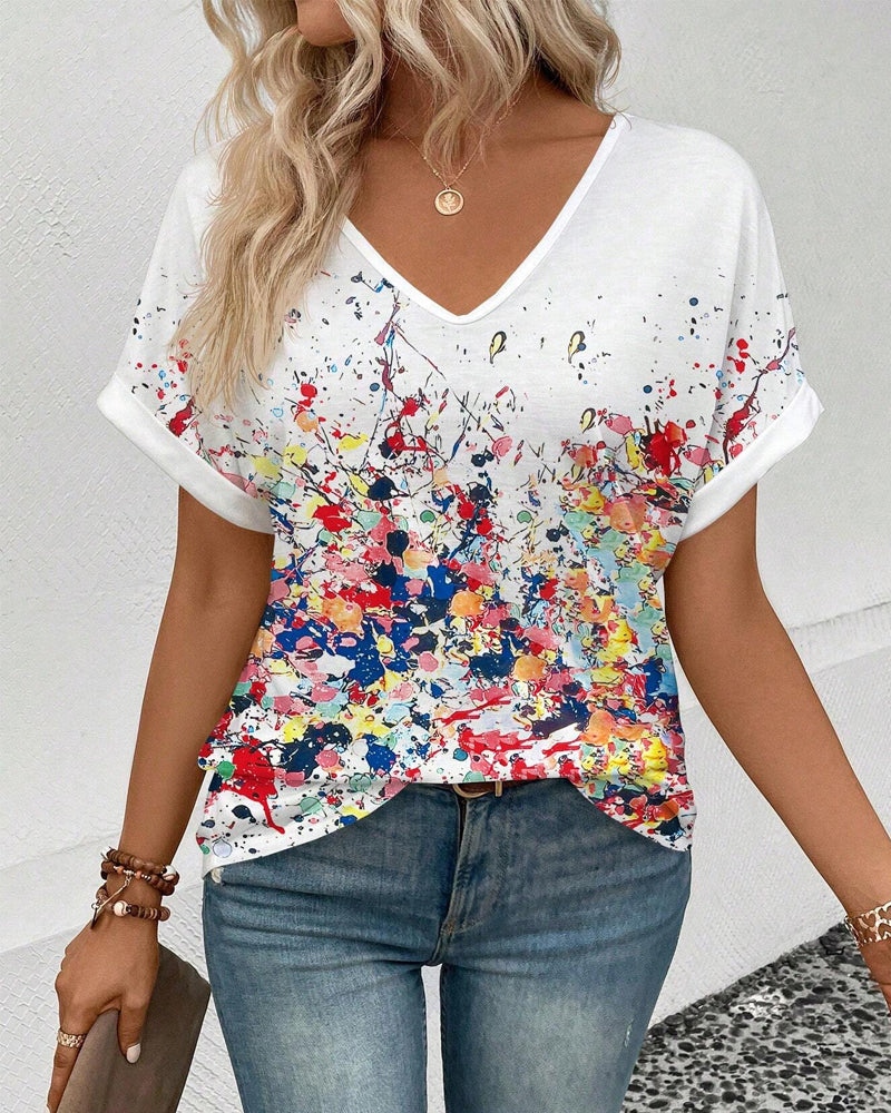 T-Shirt mit V-Ausschnitt und buntem Graffiti-Print