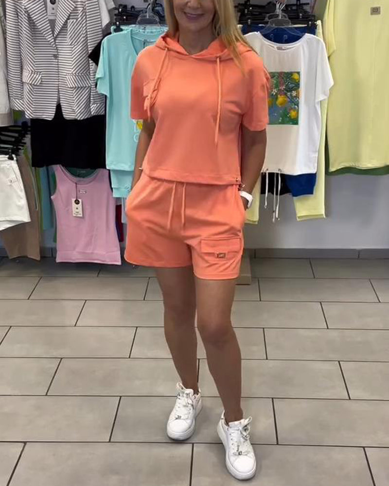 Set di pantaloncini sportivi con cappuccio tinta unita