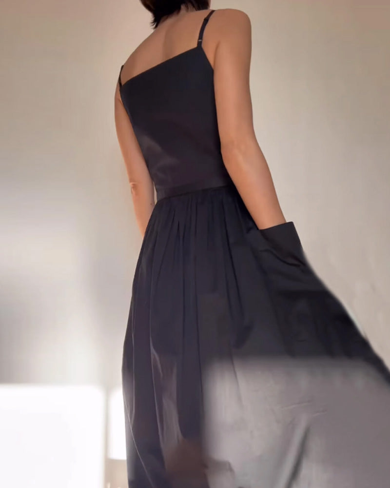 Abito senza spalline con scollo quadrato e ampia tasca in vita