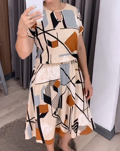 Short-Sleeved Floral Round Neck Dress