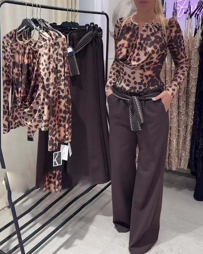 Stylish And Figure-Hugging Leopard Print Top