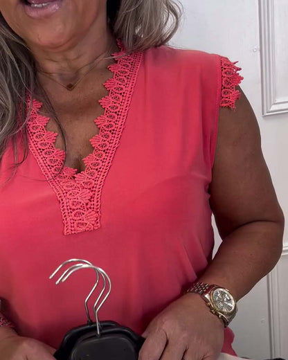 Lässige Weste mit Spitzenbesatz