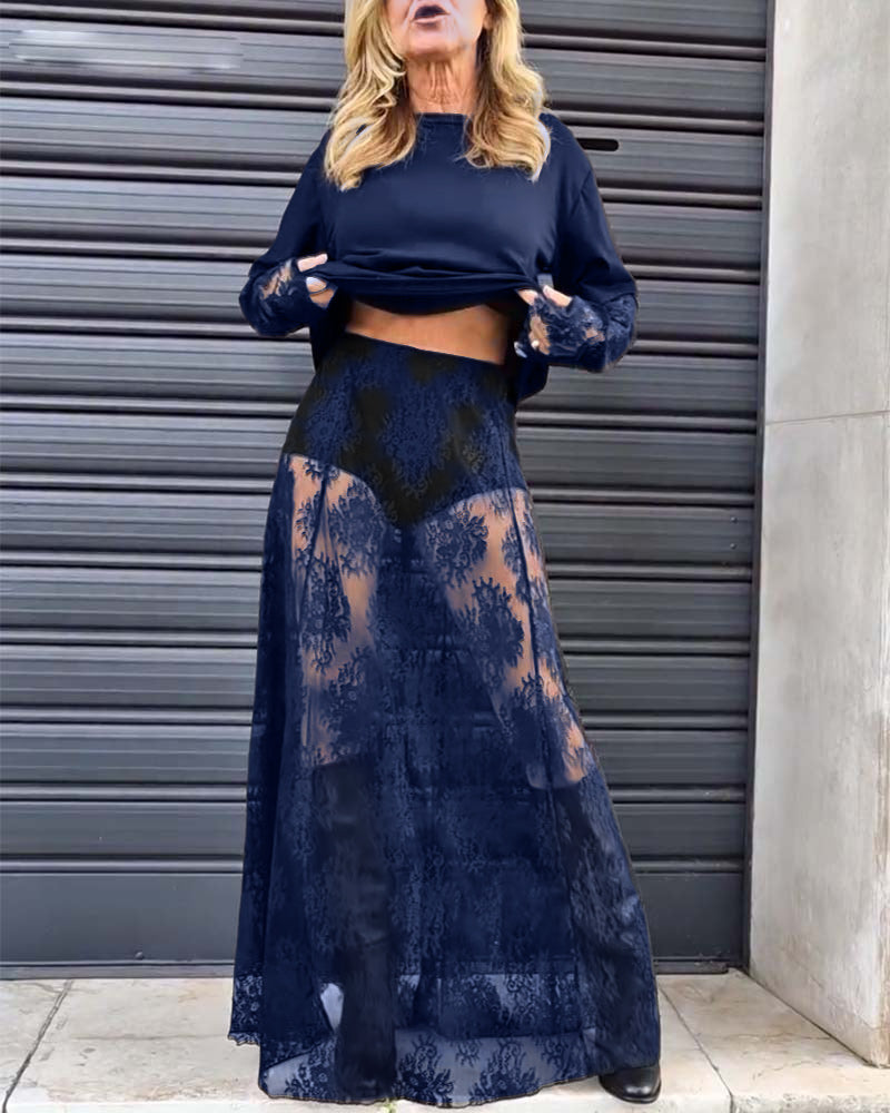 Zweiteiliges Set – einfarbiges T-Shirt und Spitzenrock