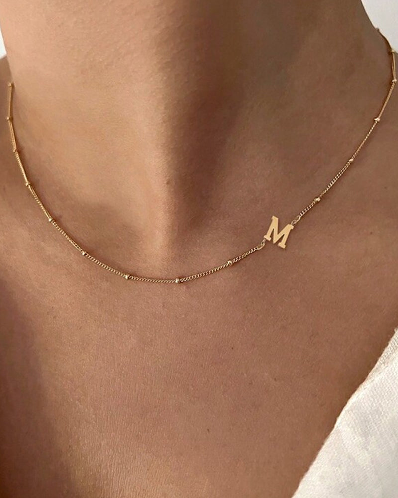 Exquisite and elegant 26-letter necklace jewelry