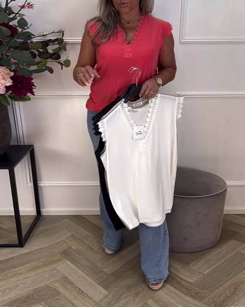 Lässige Weste mit Spitzenbesatz