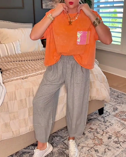 A Solid-Color Short-Sleeve T-Shirt