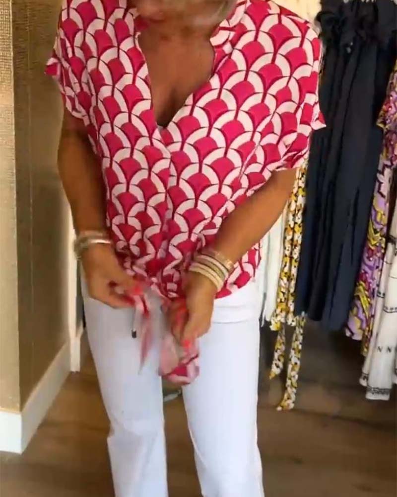 Top casual estampado de manga curta com decote em V