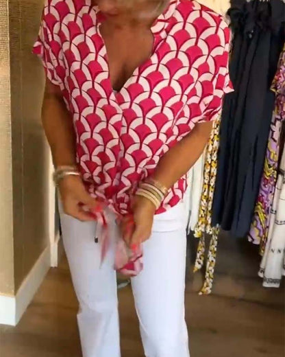 Top casual estampado de manga curta com decote em V