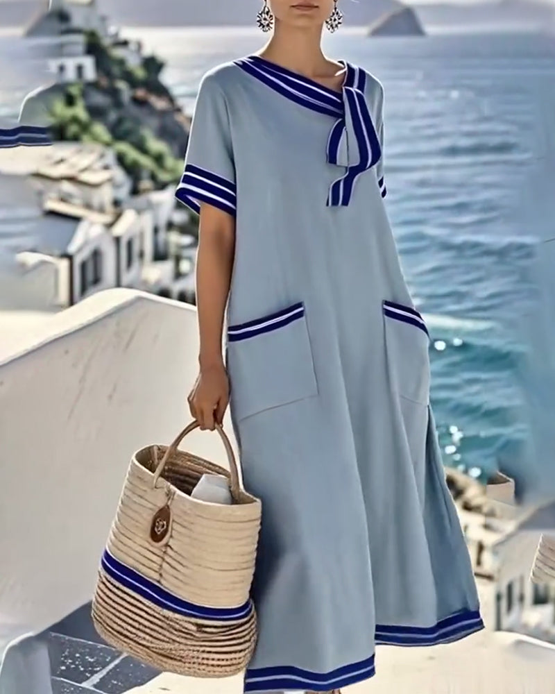 Lässiges Kleid mit Kontrastbändern