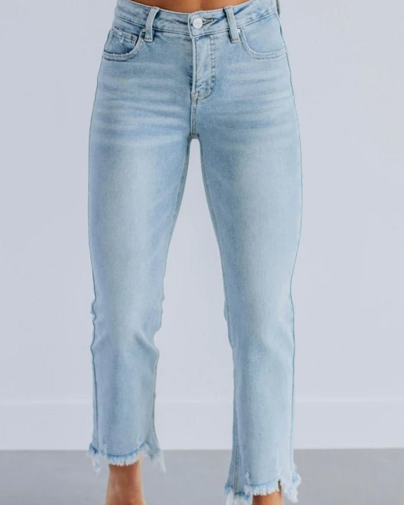 Hip-Lifting Flared Cropped Jeans