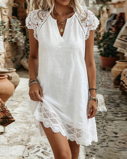 Petite V-Neck Lace Trim Elegant Dress