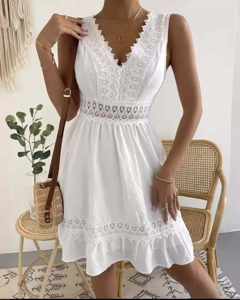 Solid Color Lace Backless Dress