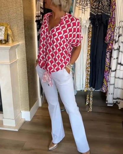 Top casual estampado de manga curta com decote em V