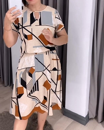 Short-Sleeved Floral Round Neck Dress