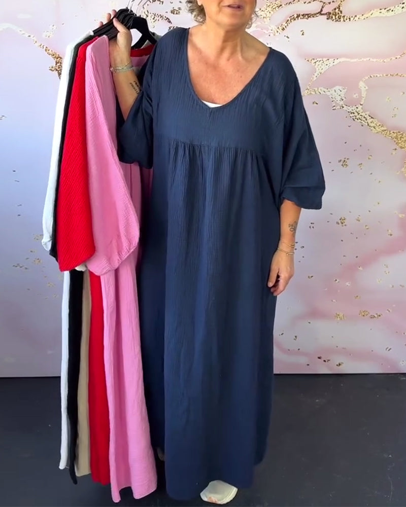 Einfarbiges, plissiertes Kleid im Waldstil mit V-Ausschnitt