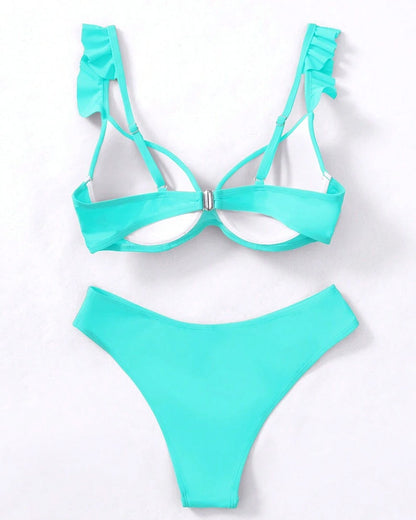 Push-up-BH mit Rüschen und einfarbigem Bikini