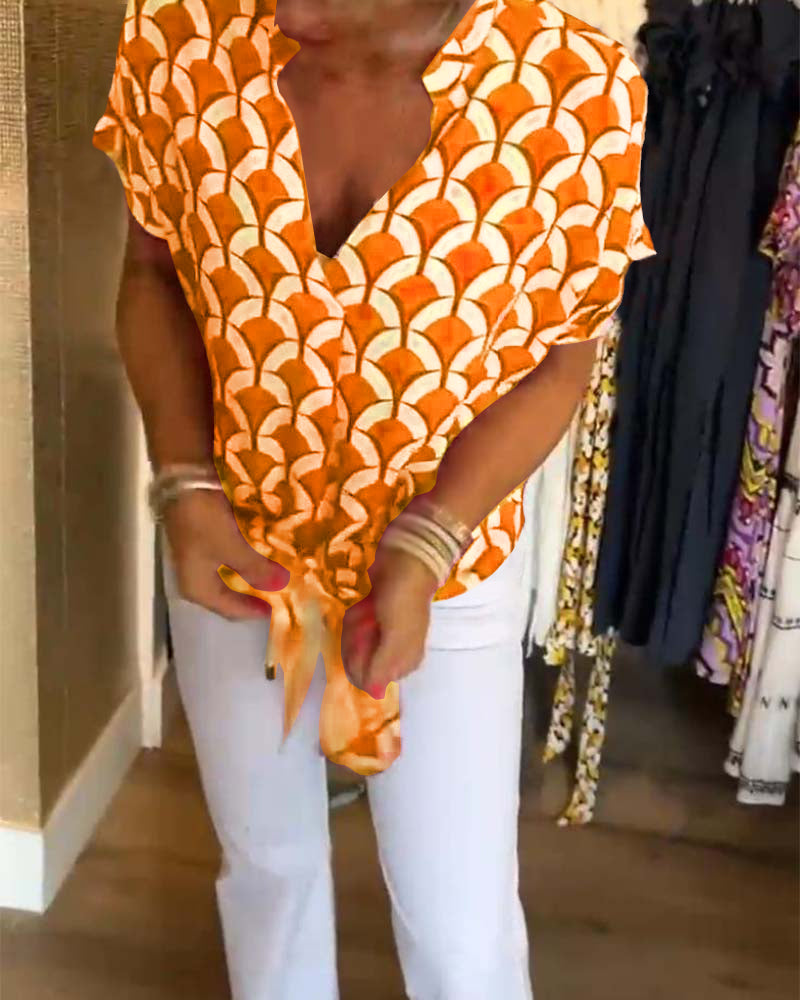 Top casual estampado de manga curta com decote em V