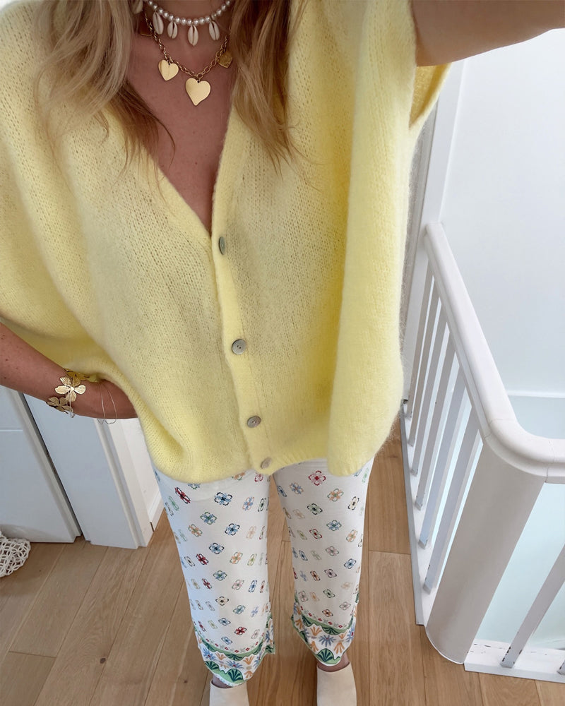 Sleeveless V-Neck Button-Front Sweater Cardigan