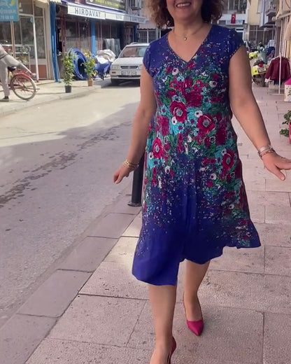 Abito casual con stampa floreale e scollo a V