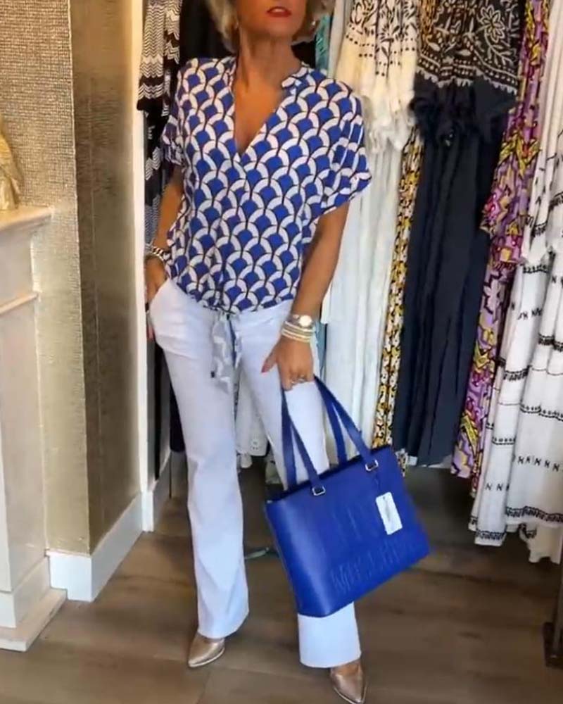 Top casual estampado de manga curta com decote em V