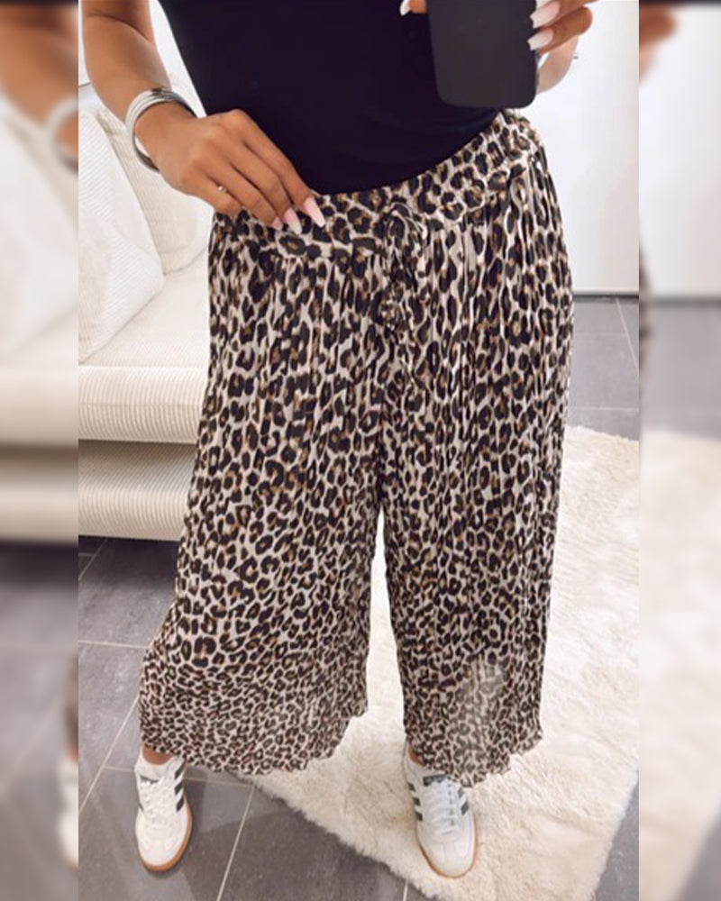 Stylish Leopard Print Wide-Leg Pants