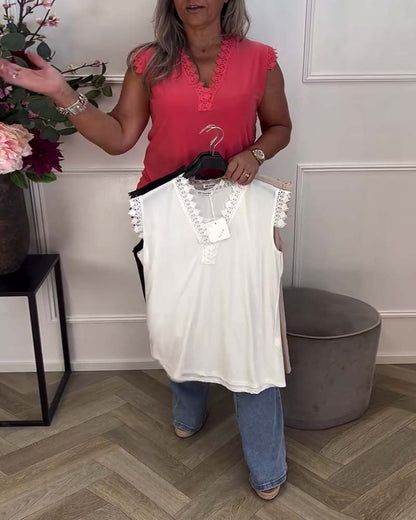 Lässige Weste mit Spitzenbesatz