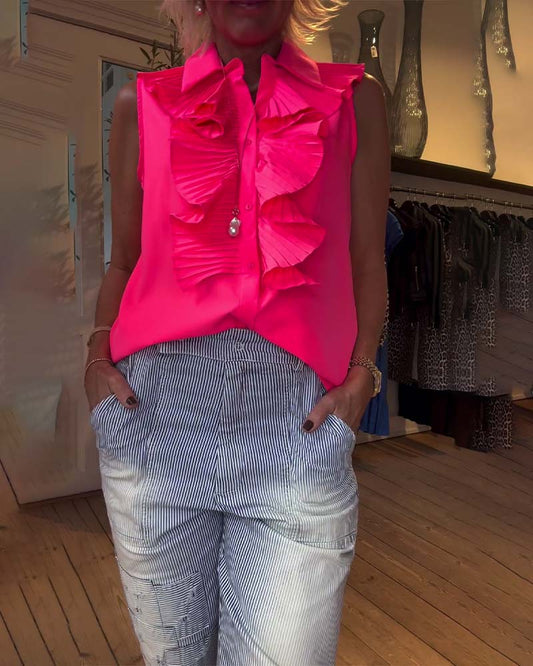 Fashionable ruffle lapel sleeveless blouse