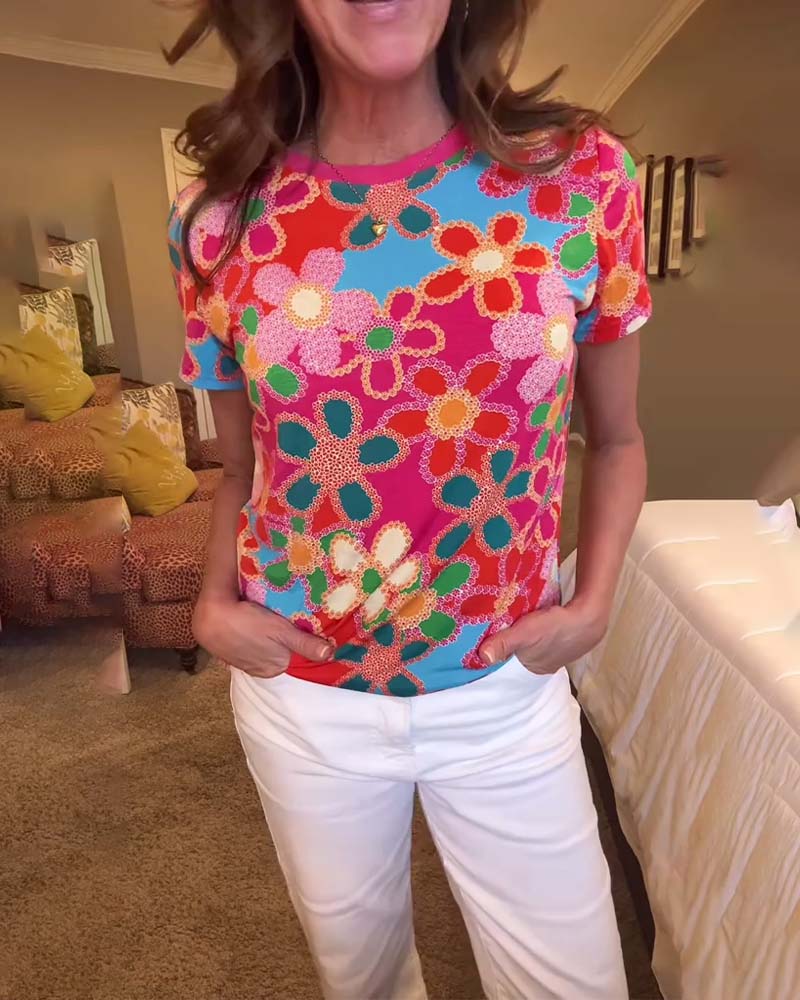 Slim Fit T-Shirt mit kurzen Ärmeln und Print