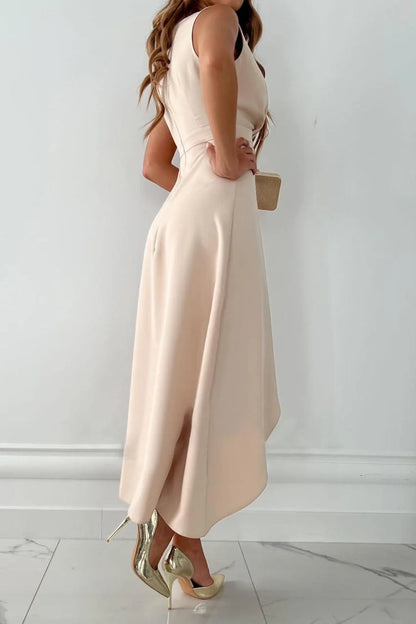 Schickes Wickelkleid mit V-Ausschnitt und Schlitz in Apricot
