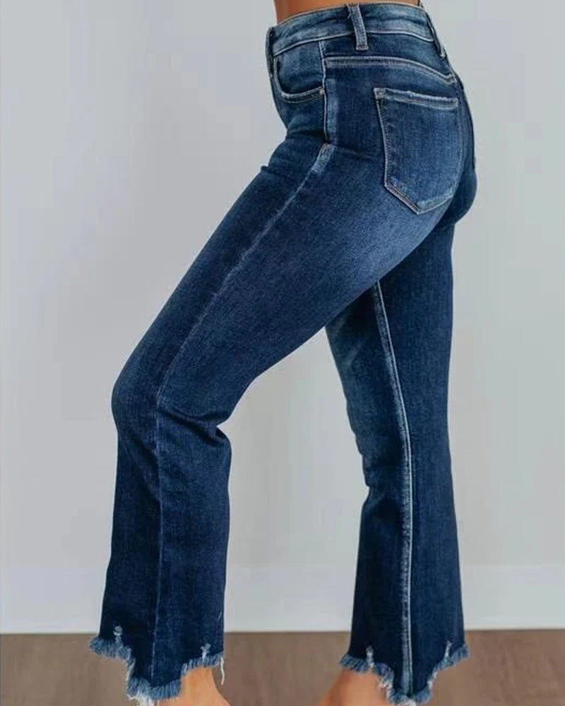 Hip-Lifting Flared Cropped Jeans