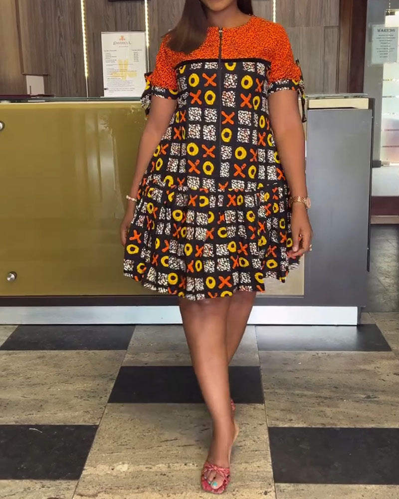 Abito con stampa a contrasto vintage e mezza zip