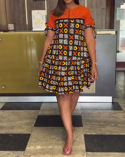 Abito con stampa a contrasto vintage e mezza zip