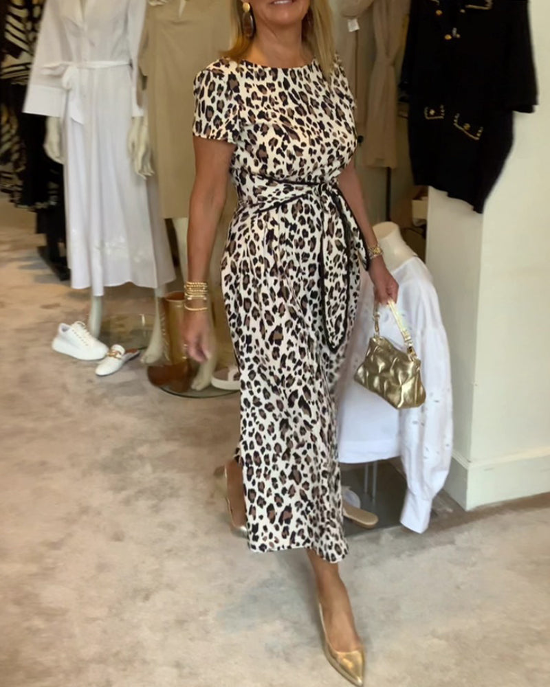 Elegantes A-Linien-Kleid mit Schnürung und Leopardenmuster