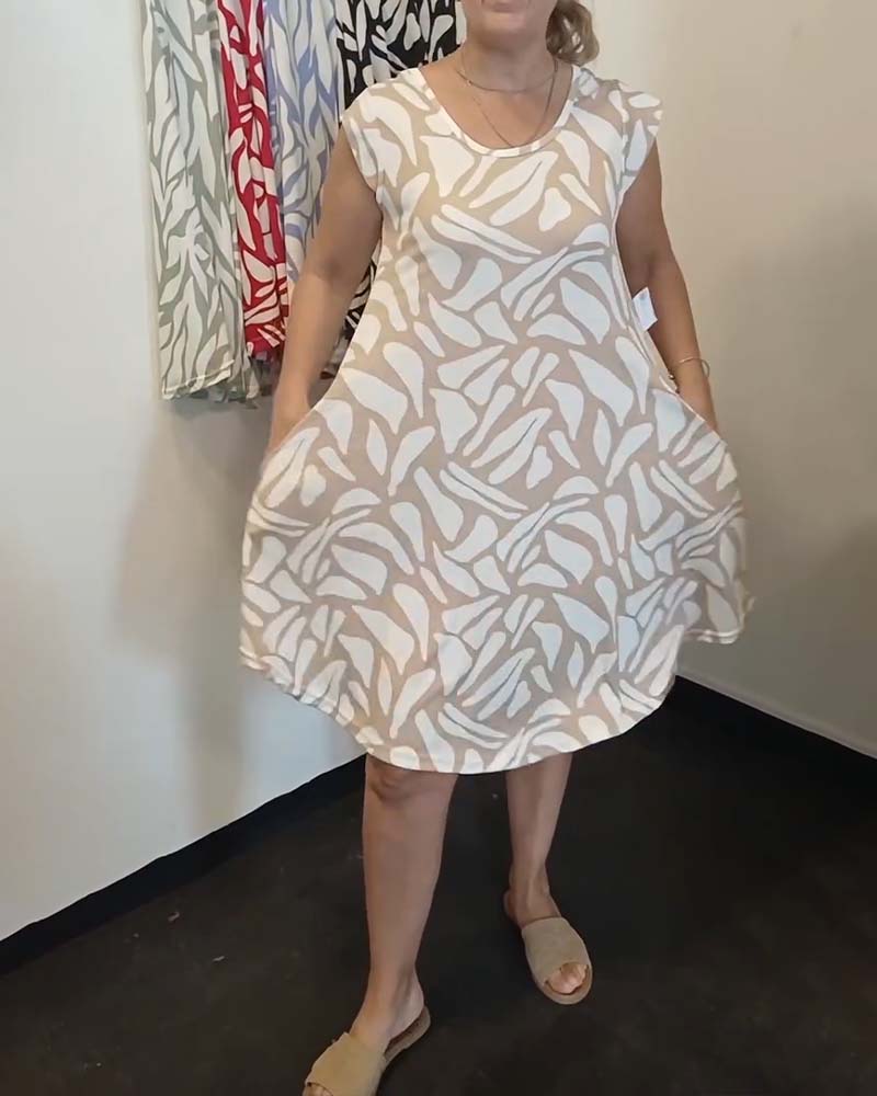 Small Flying Sleeves Round Neck Geometric Print Dress