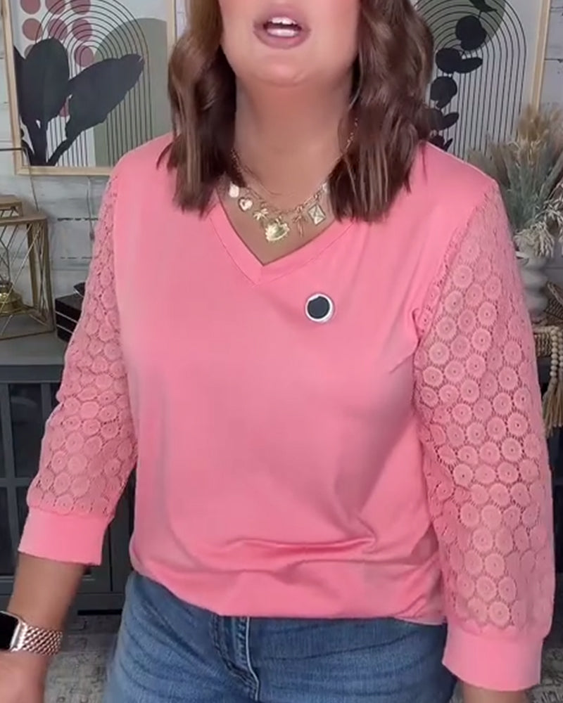 Bluse mit Dreiviertelärmeln und V-Ausschnitt und Spitzeneinsatz