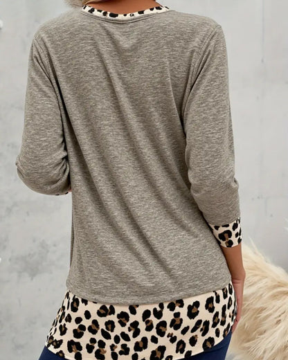 Top con stampa leopardata e scollo tondo