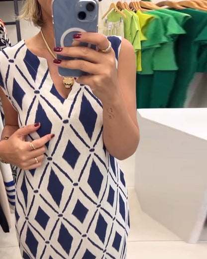 Sleeveless Diamond Slit Dress