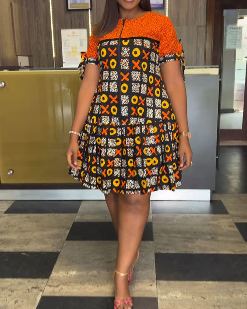 Abito con stampa a contrasto vintage e mezza zip