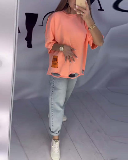 Modisches zerrissenes Kurzarm-T-Shirt