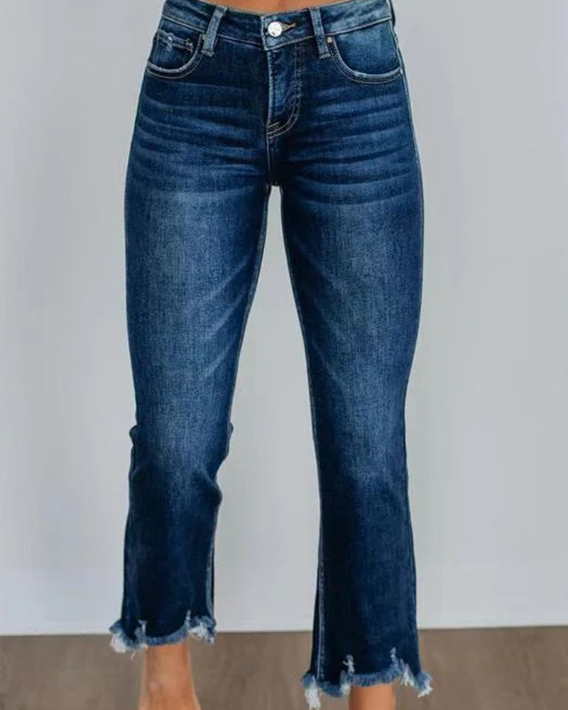 Hip-Lifting Flared Cropped Jeans