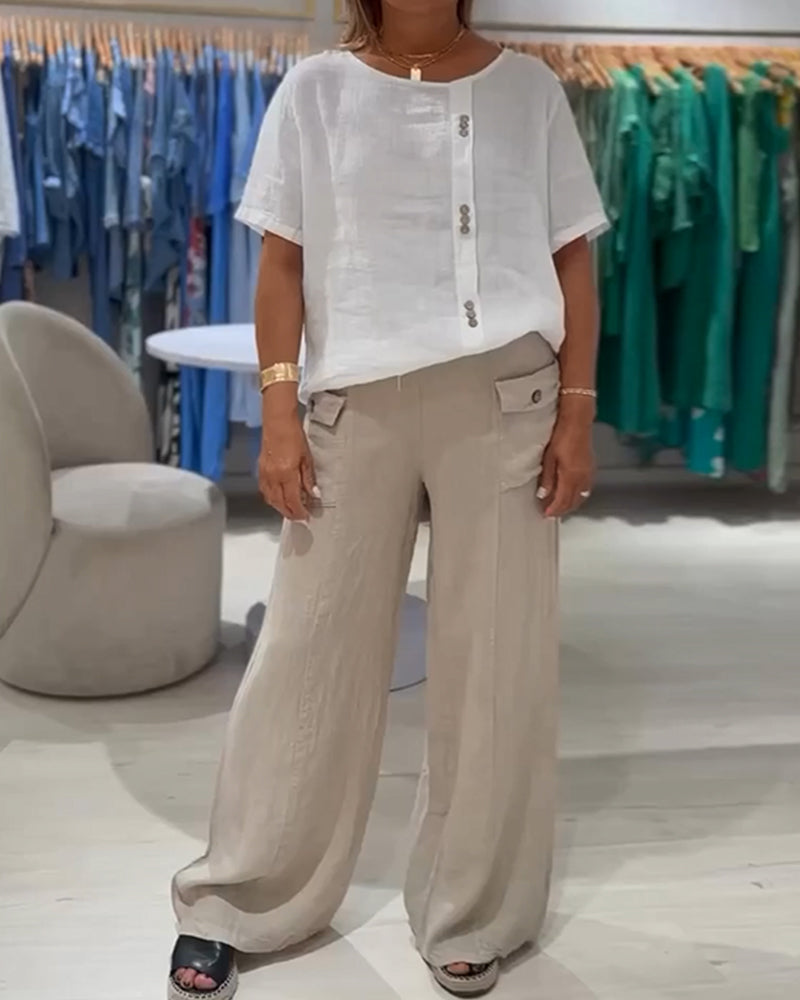 Lässiges, lockeres T-Shirt mit Knöpfen