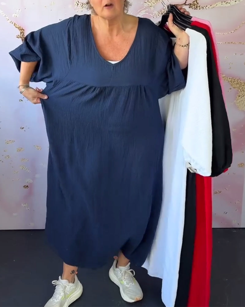 Einfarbiges, plissiertes Kleid im Waldstil mit V-Ausschnitt