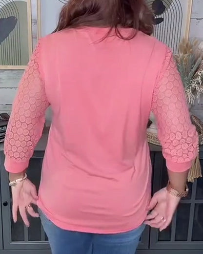 Bluse mit Dreiviertelärmeln und V-Ausschnitt und Spitzeneinsatz