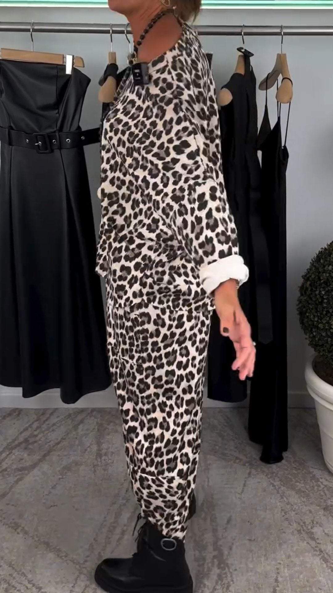 Women's Round Neck Long Sleeve Leopard Print Casual Suit Suit